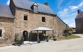 Manoir pierre dans centre équestre vers saint malo
