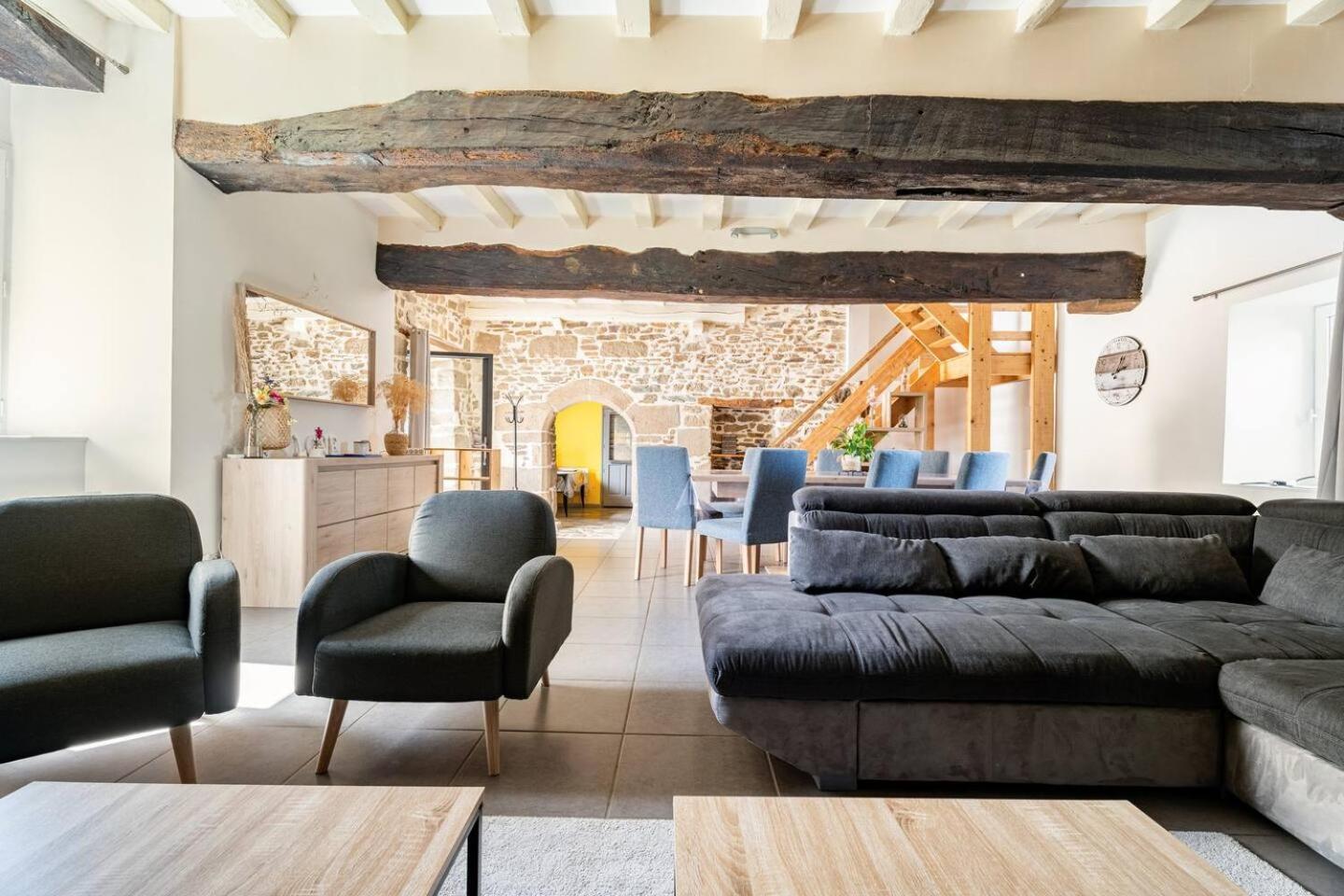 Manoir pierre dans centre équestre vers saint malo Plerguer Extérieur photo