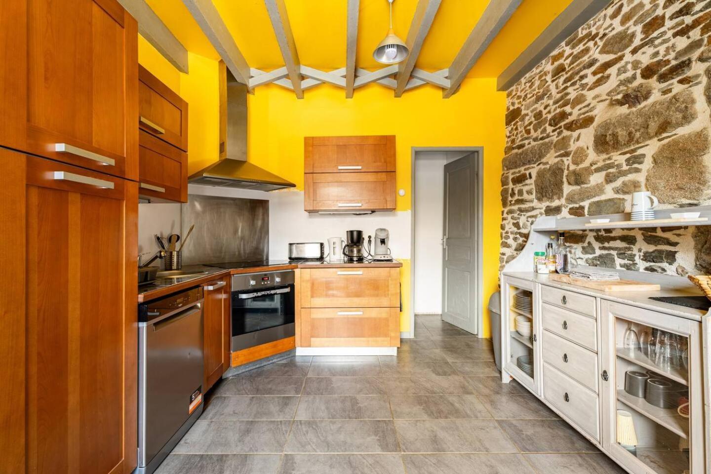 Manoir pierre dans centre équestre vers saint malo Plerguer Extérieur photo